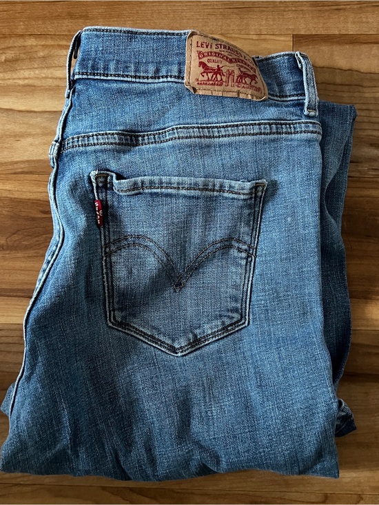 Levi's Denim - Levi's Women's Medium Blue Straight Jeans with Signature Back Pocket